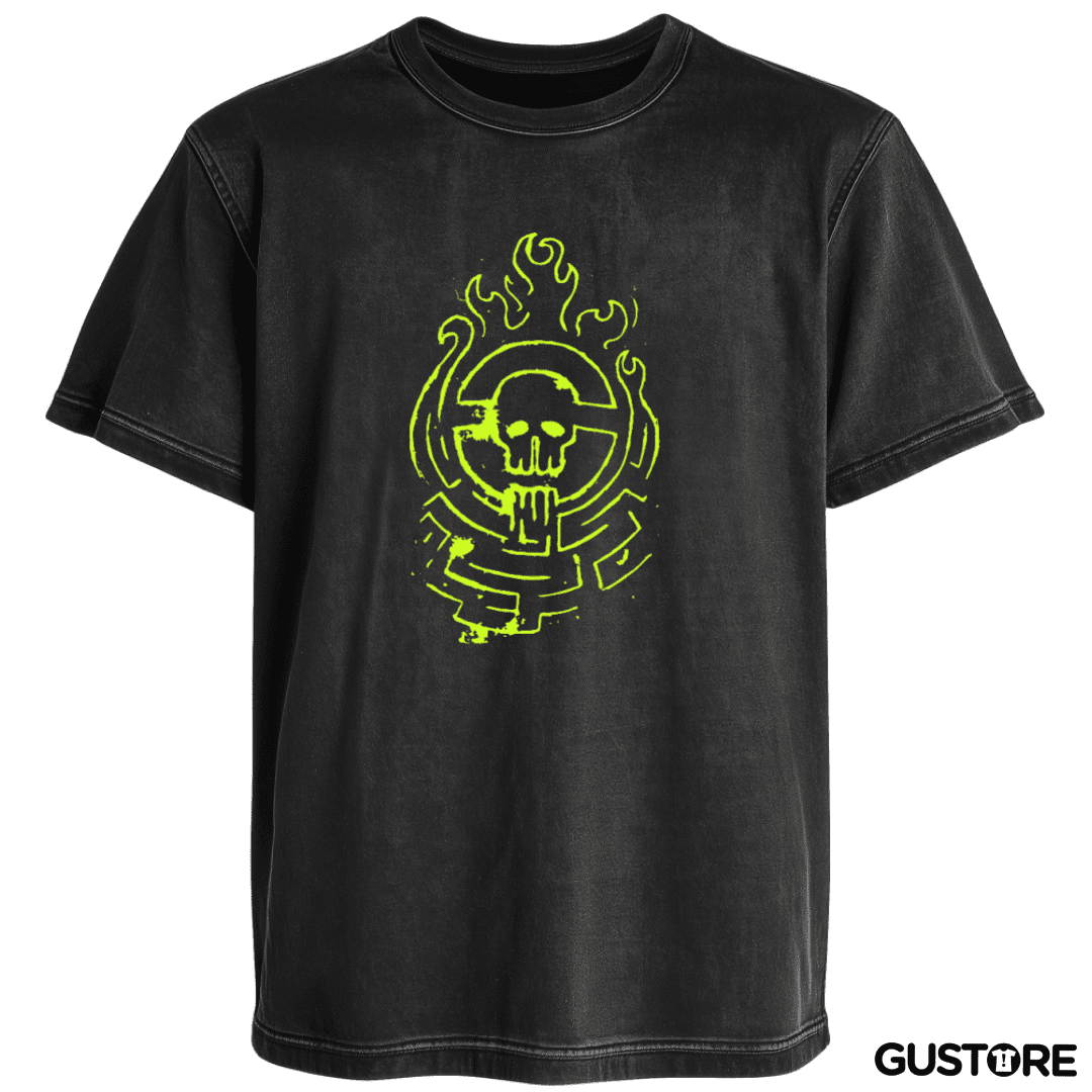 Polera desgastada Furia en el camino