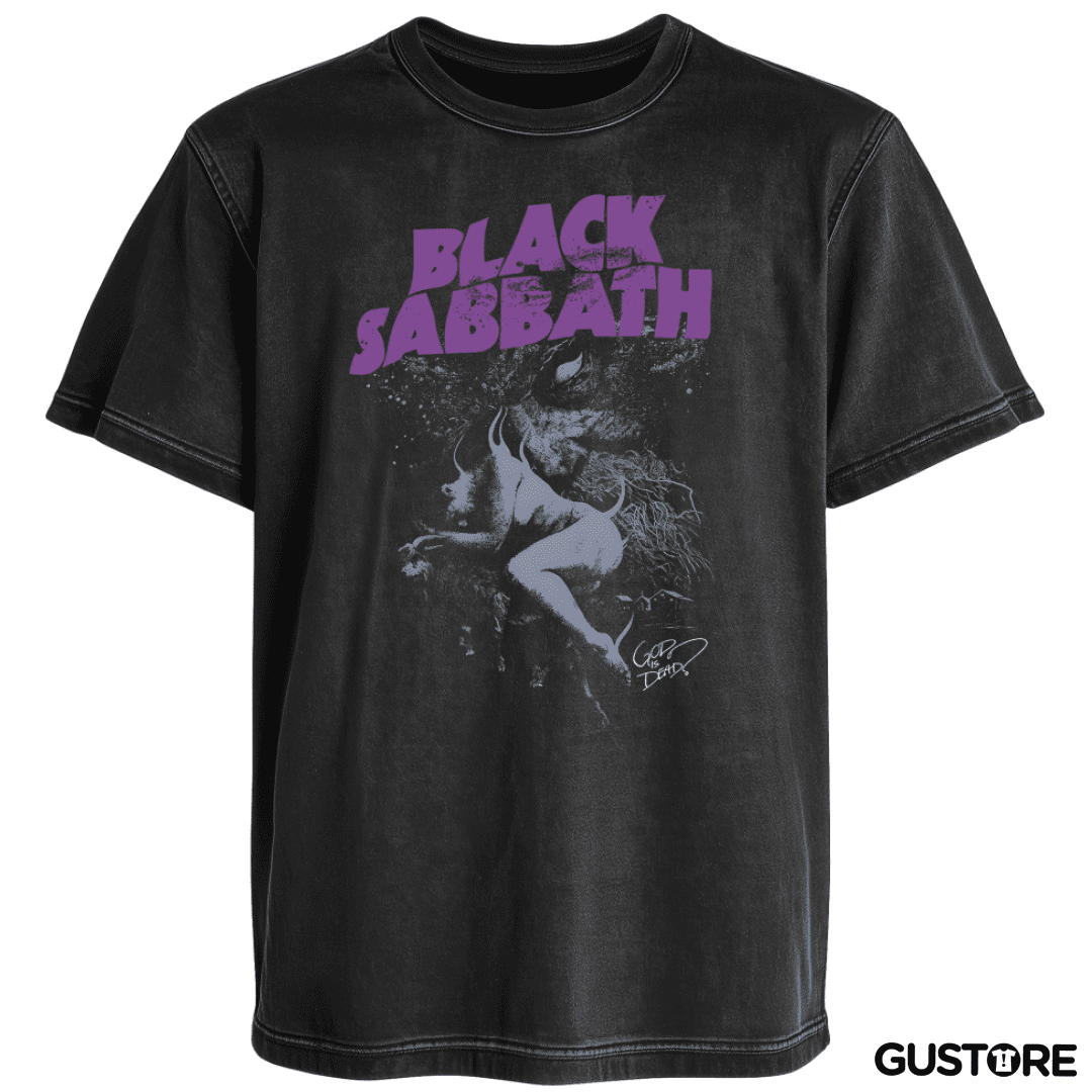 Polera desgastada God is dead