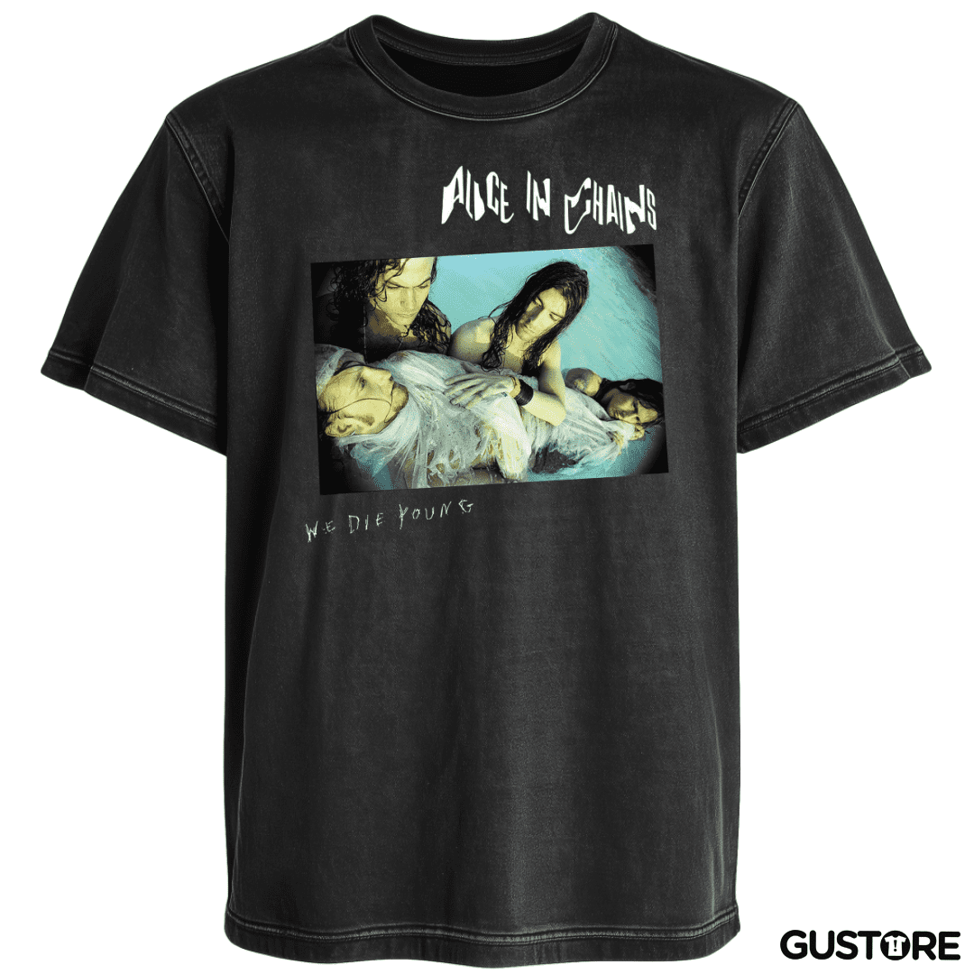 Polera desgastada We Die Young